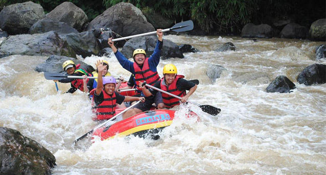 Arung Jeram Sungai Cimanuk