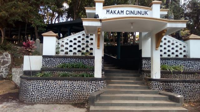 Makam Keramat Cinunuk